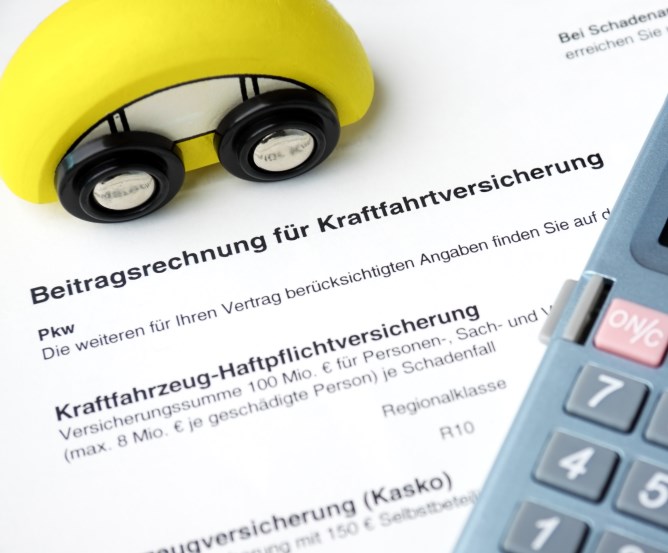 billigtarif-kfz-versicherungen © Fotolia.com