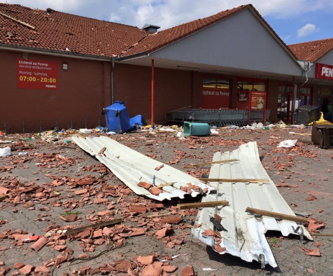 buetzow-tornadoschaden-einkaufsmarkt © Marco Kaschuba