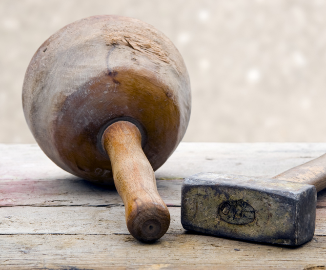 knueppel-und-faeustel © Fotolia.com