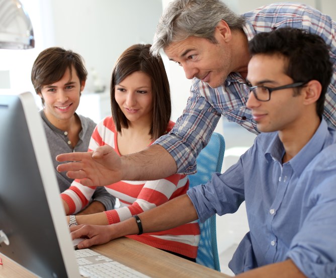 versicherungen-ausbildung-studium © Fotolia.com