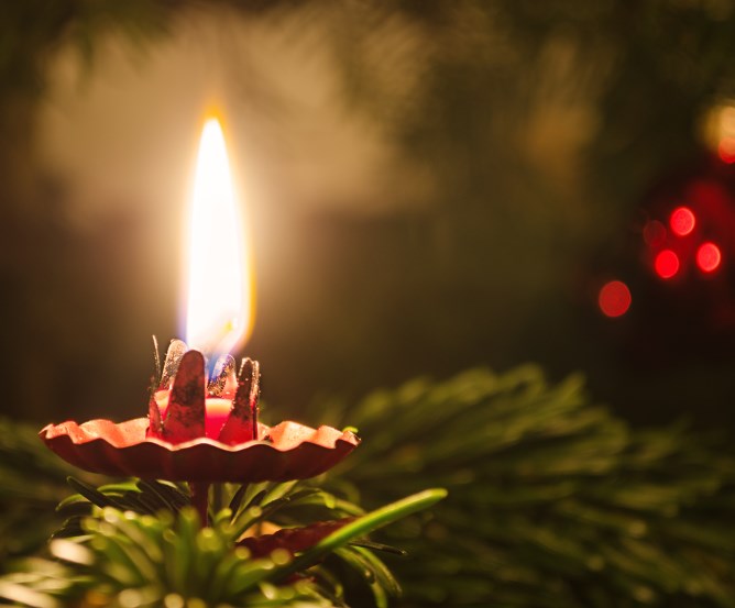 weihnachtsbaum-kerzen-versicherung © Fotolia.com