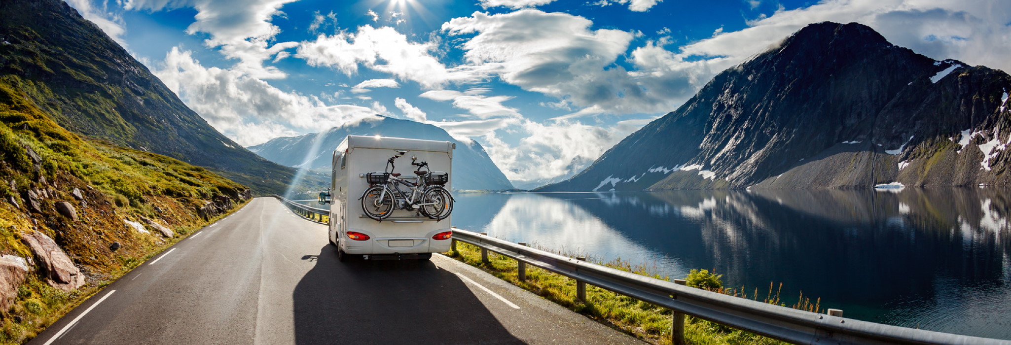 Wohnmobil Versicherung - Campingfahrzeuge | RΞVΞ24